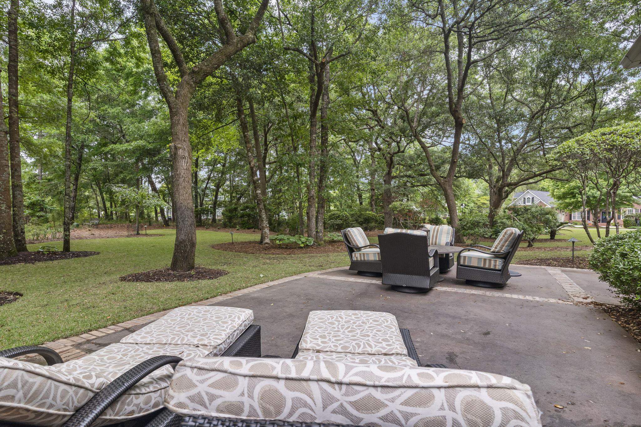 99 Hunters Oak Ct.