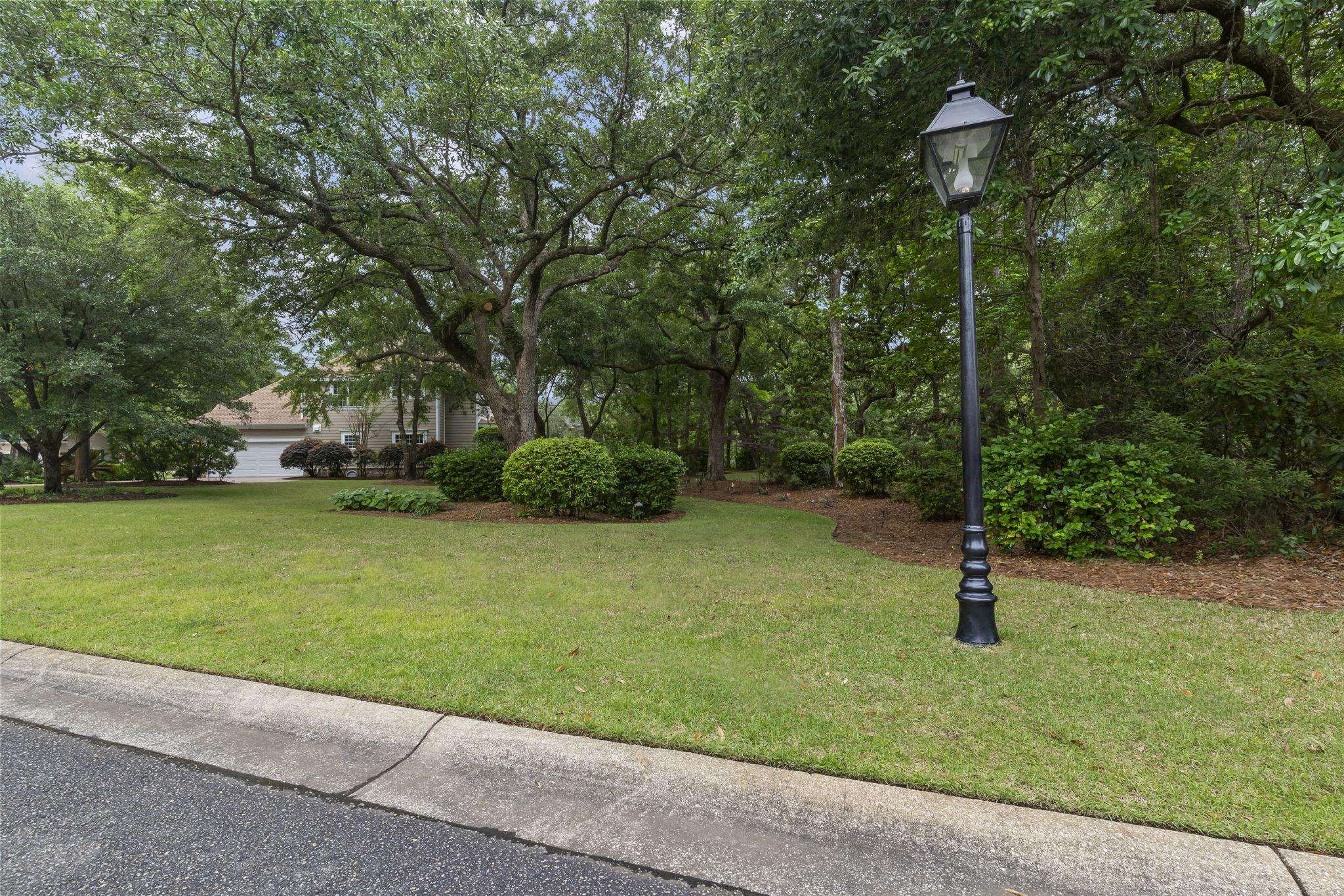 99 Hunters Oak Ct.