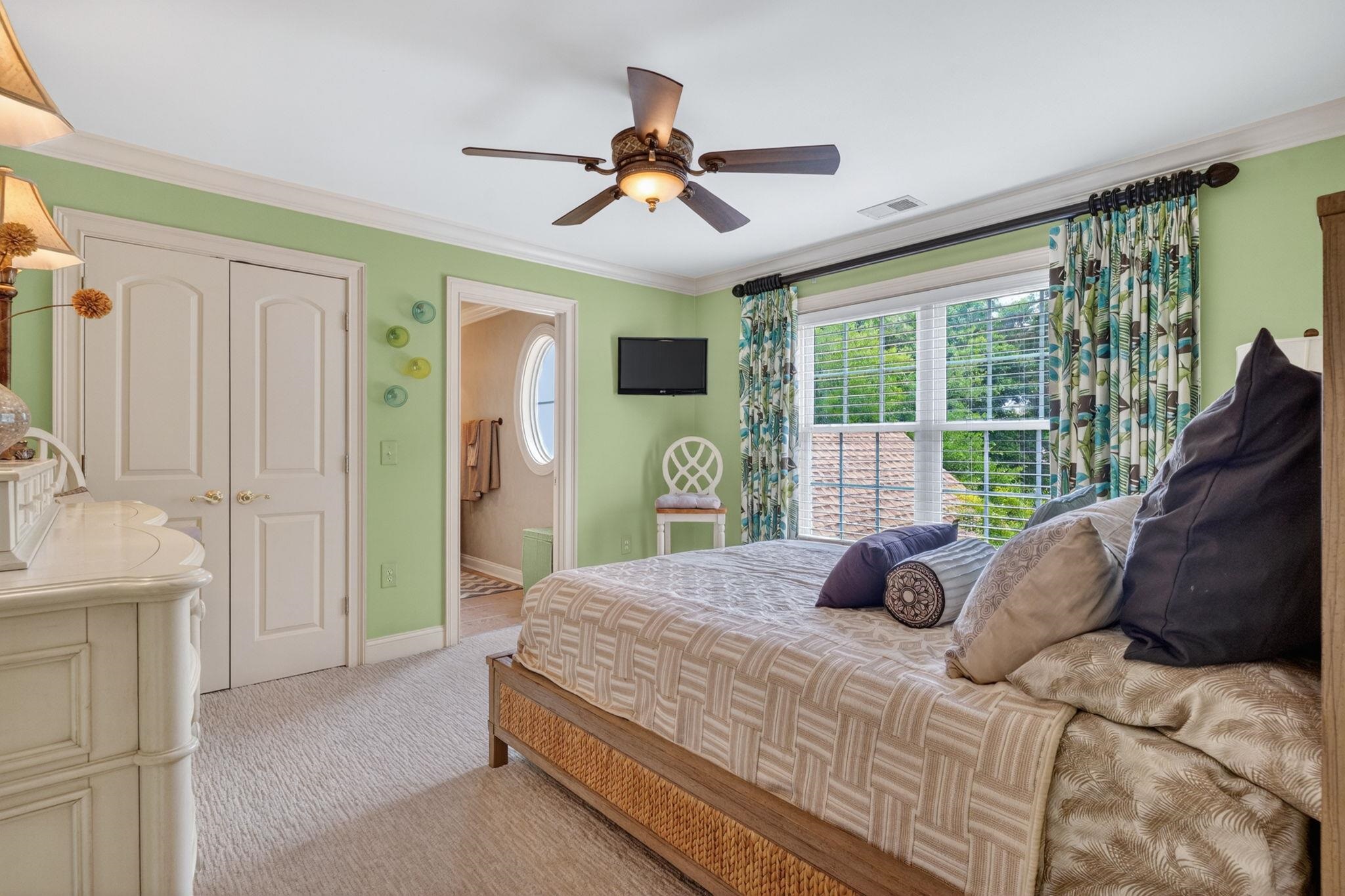 99 Hunters Oak Ct.