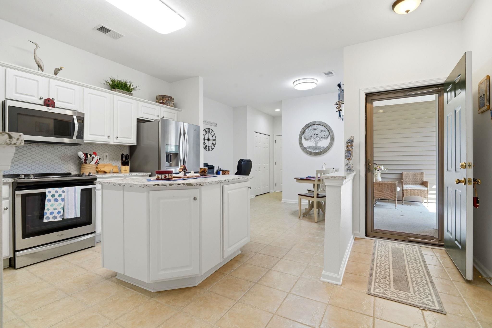 621 Pinehurst Ln. Unit: 92A