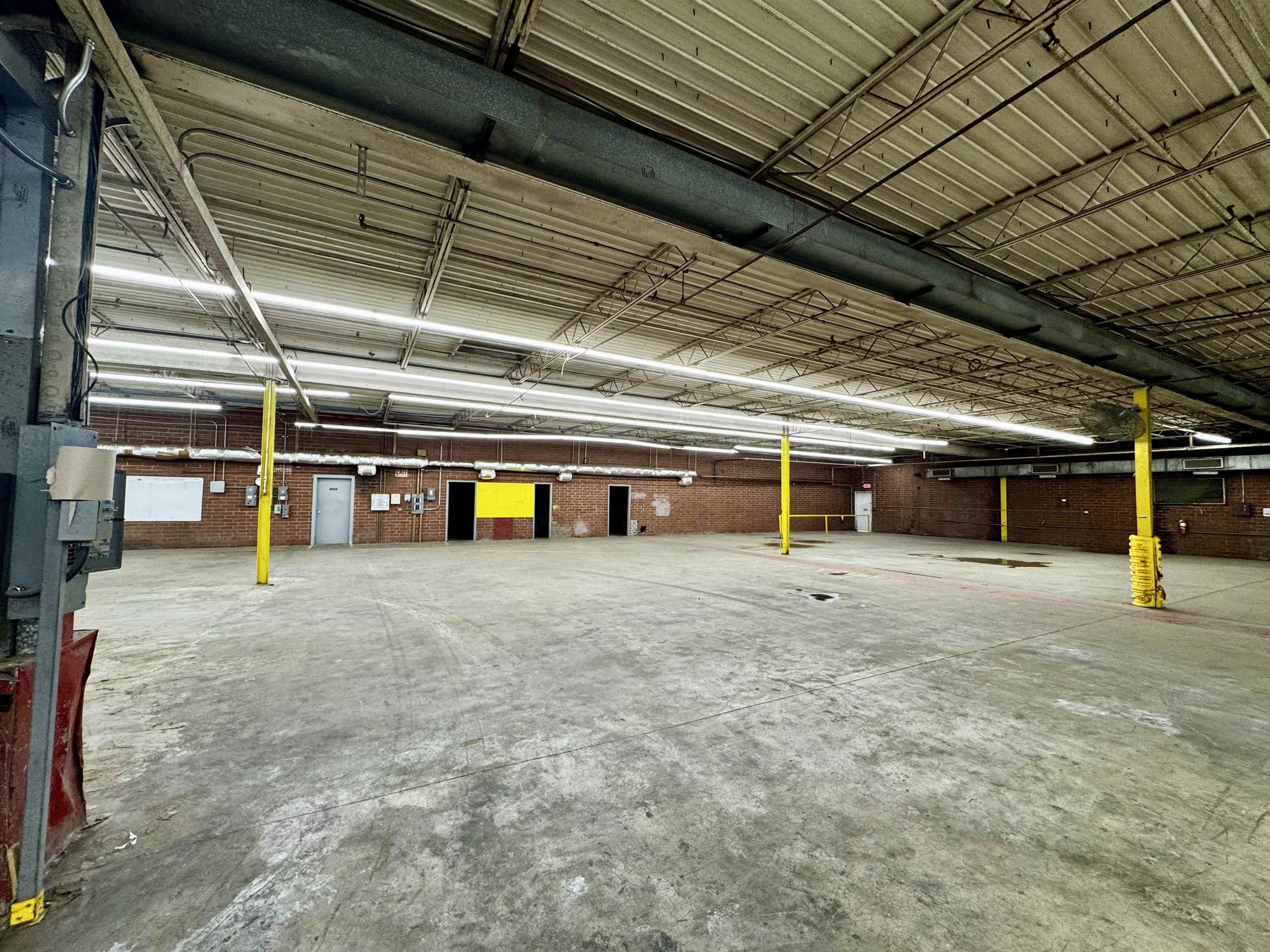 253 Hampton Ave. Unit: 253 South Hampton Avenue