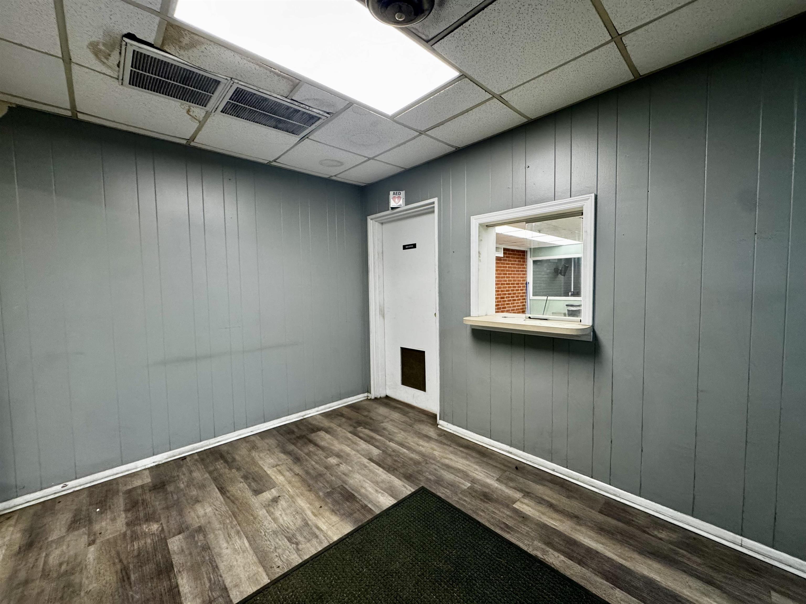 253 Hampton Ave. Unit: 253 South Hampton Avenue