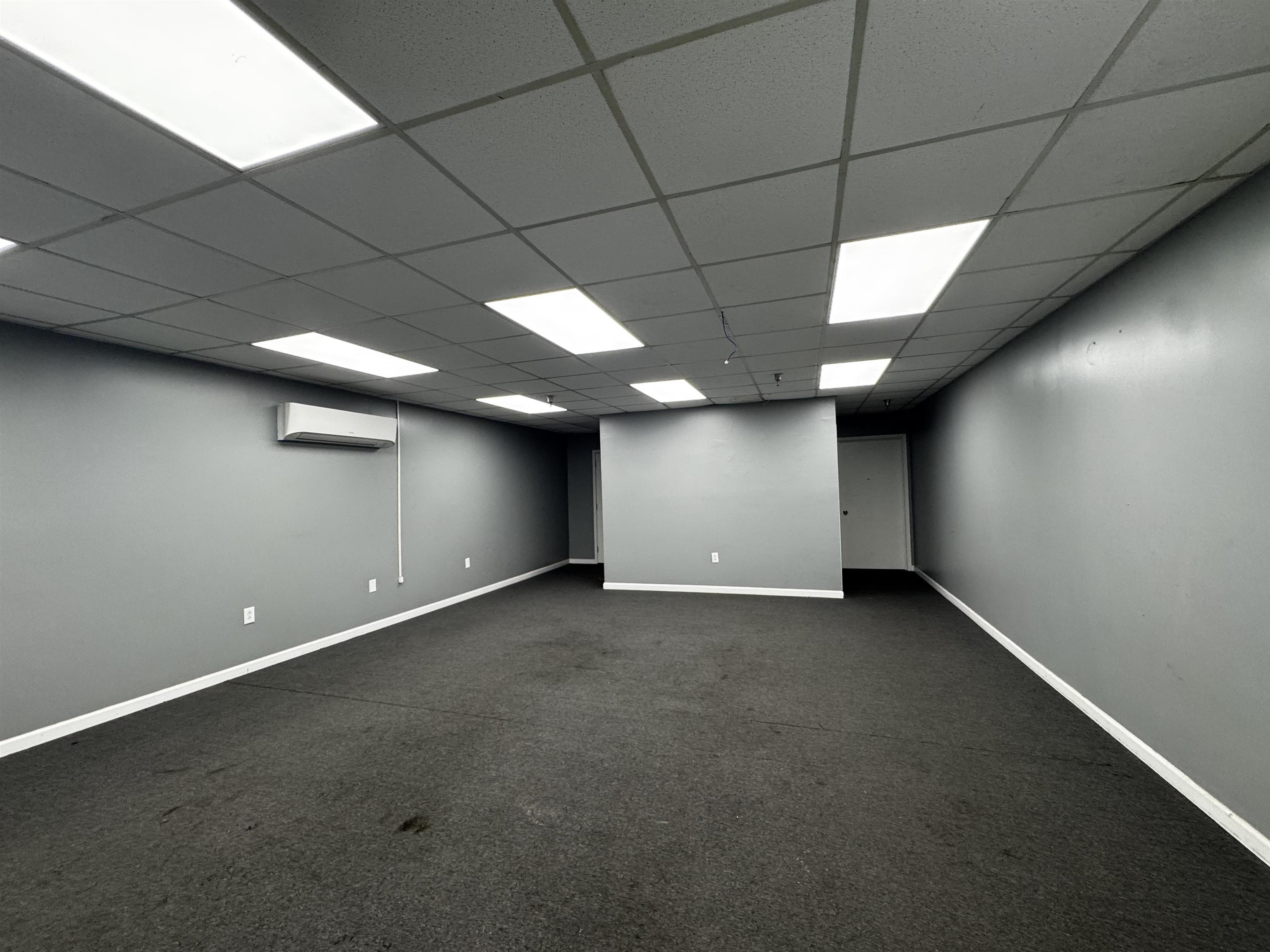 253 Hampton Ave. Unit: 253 South Hampton Avenue