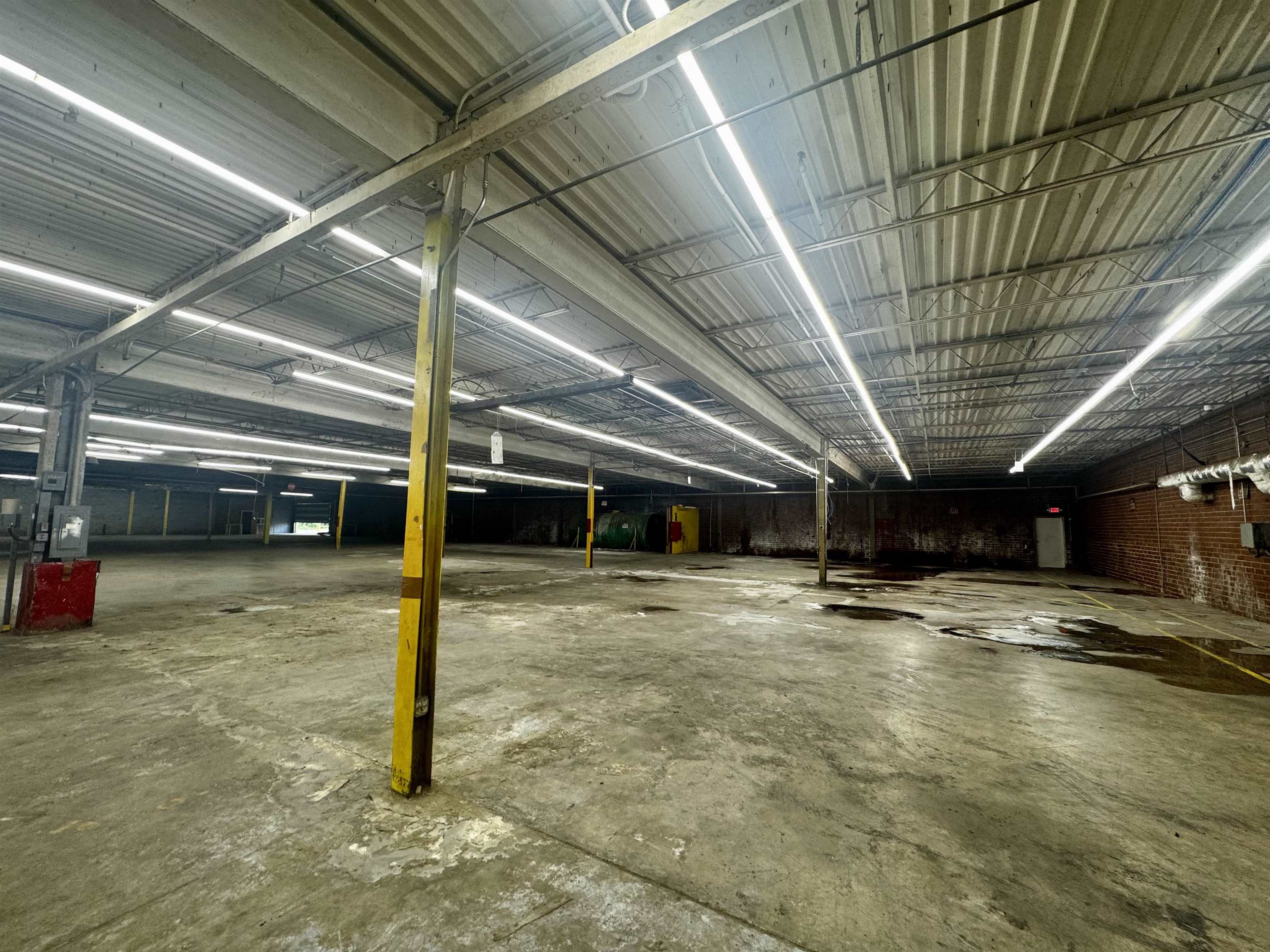 253 Hampton Ave. Unit: 253 South Hampton Avenue