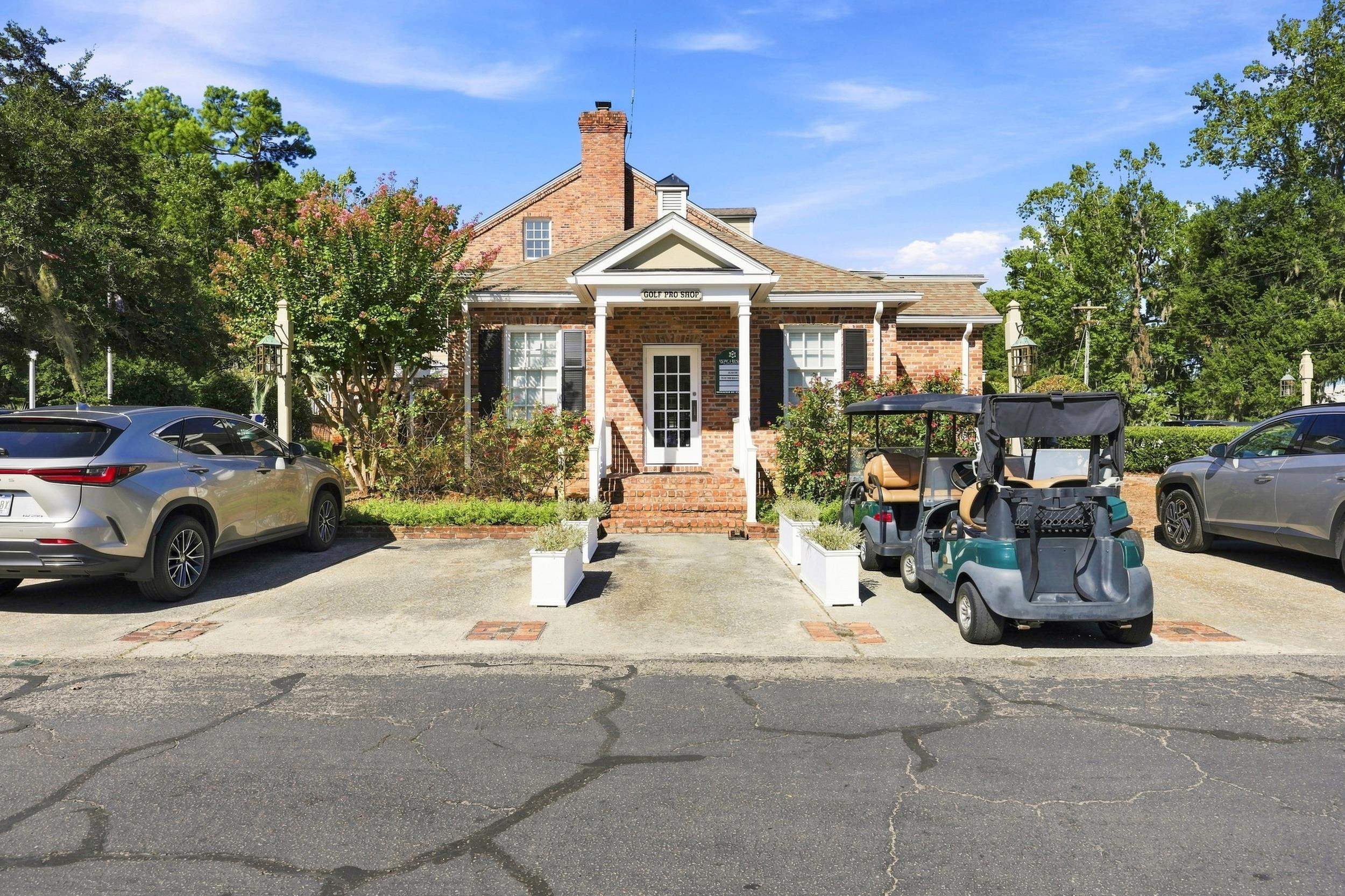4502 Richmond Hill Dr.
