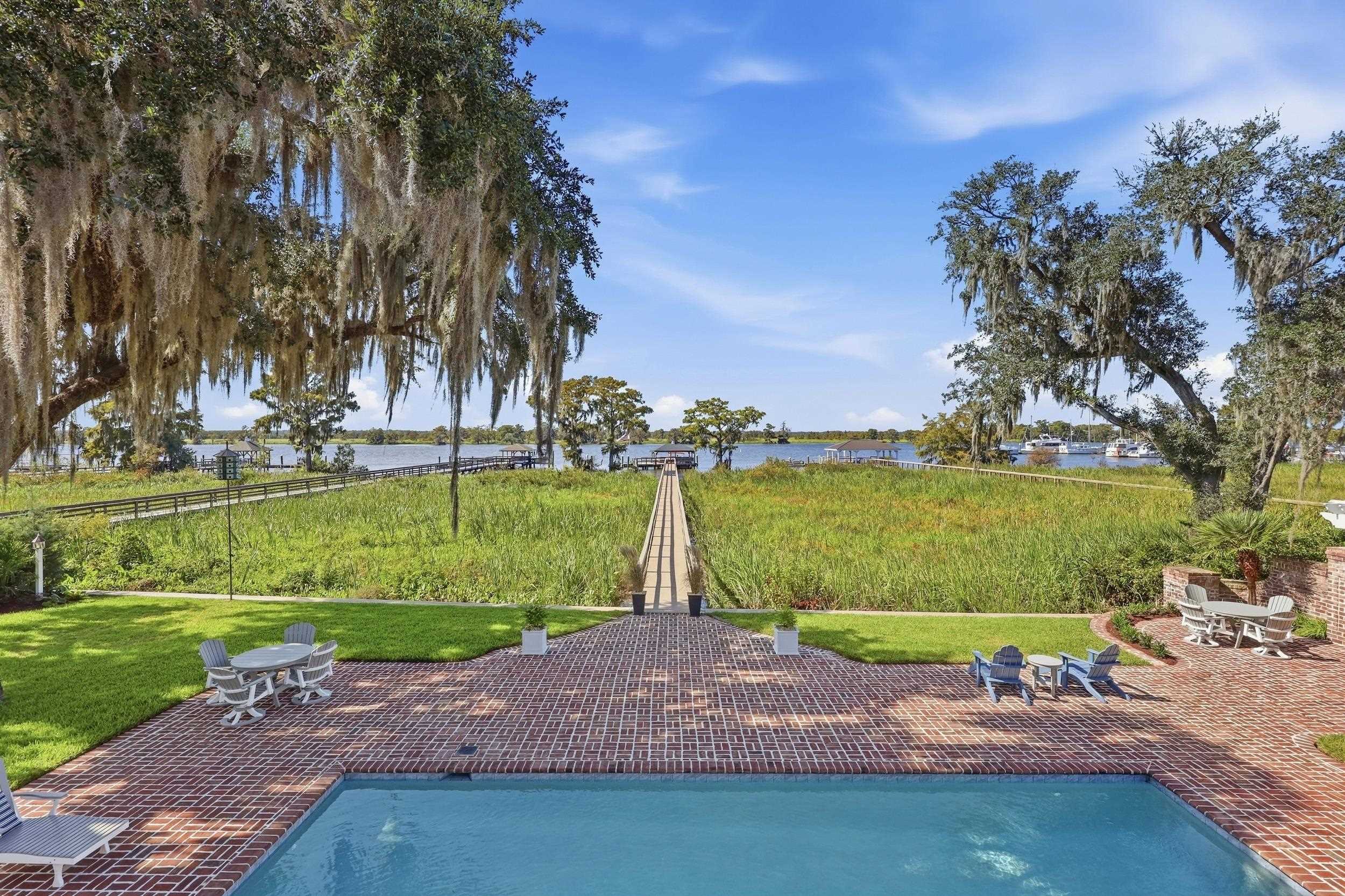 115 Woodmont Ln., Heritage Plantation