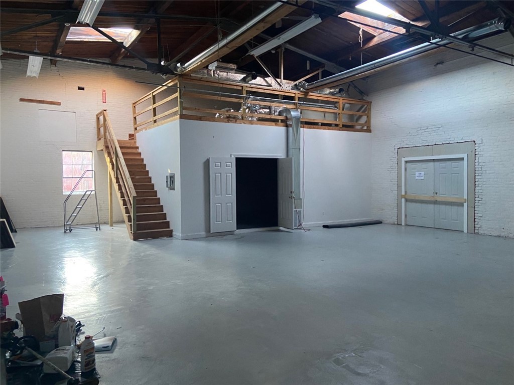 32 Friendship Street