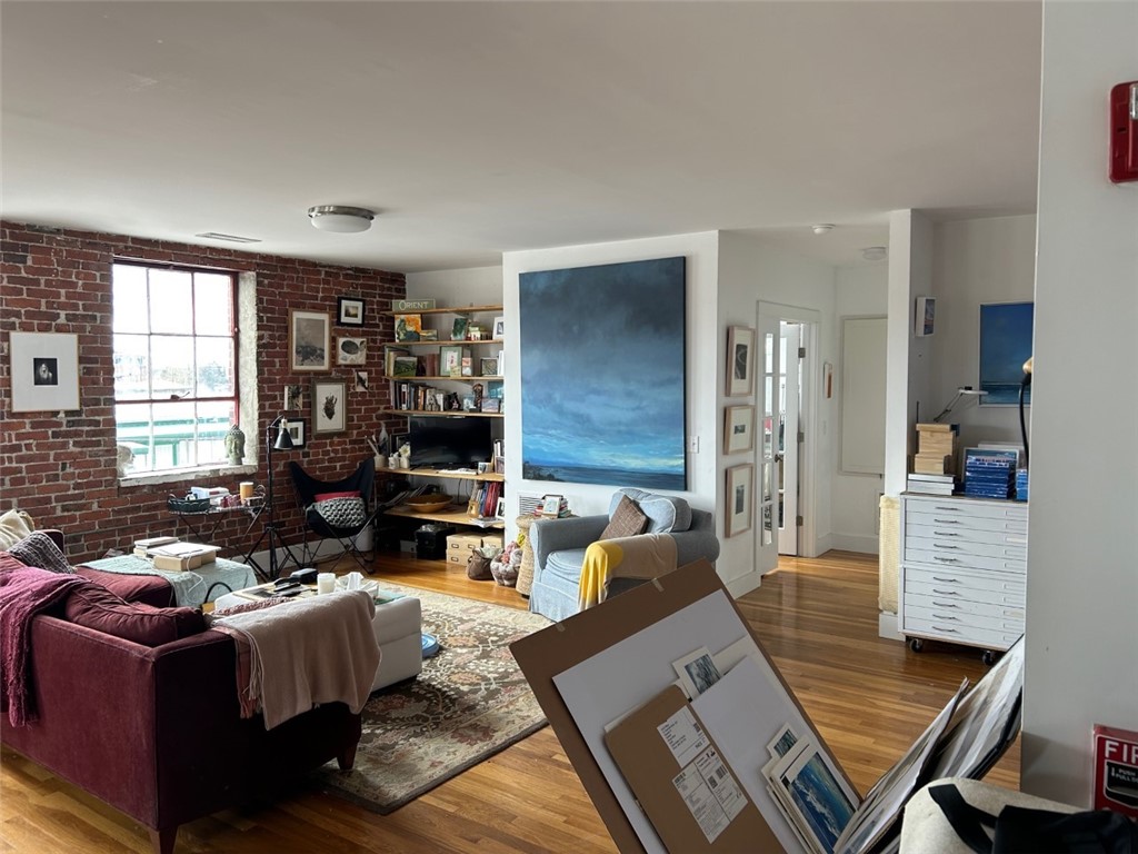 32 Friendship Street