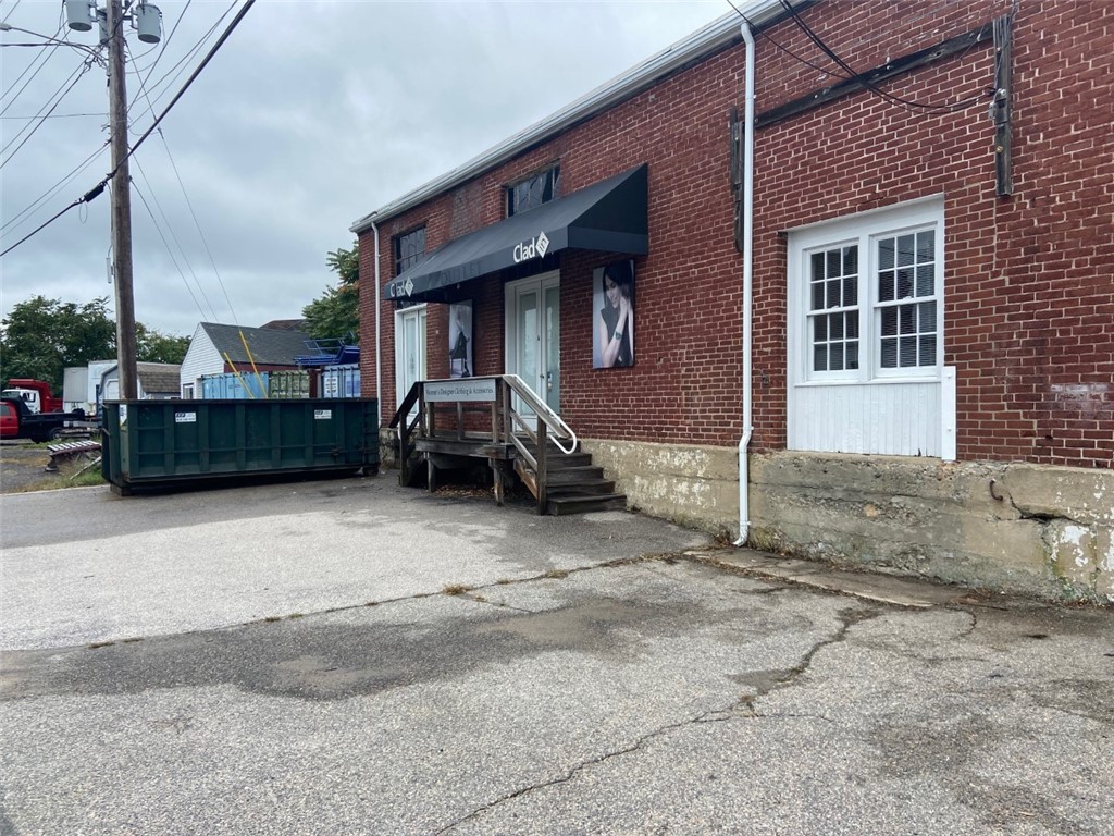 32 Friendship Street