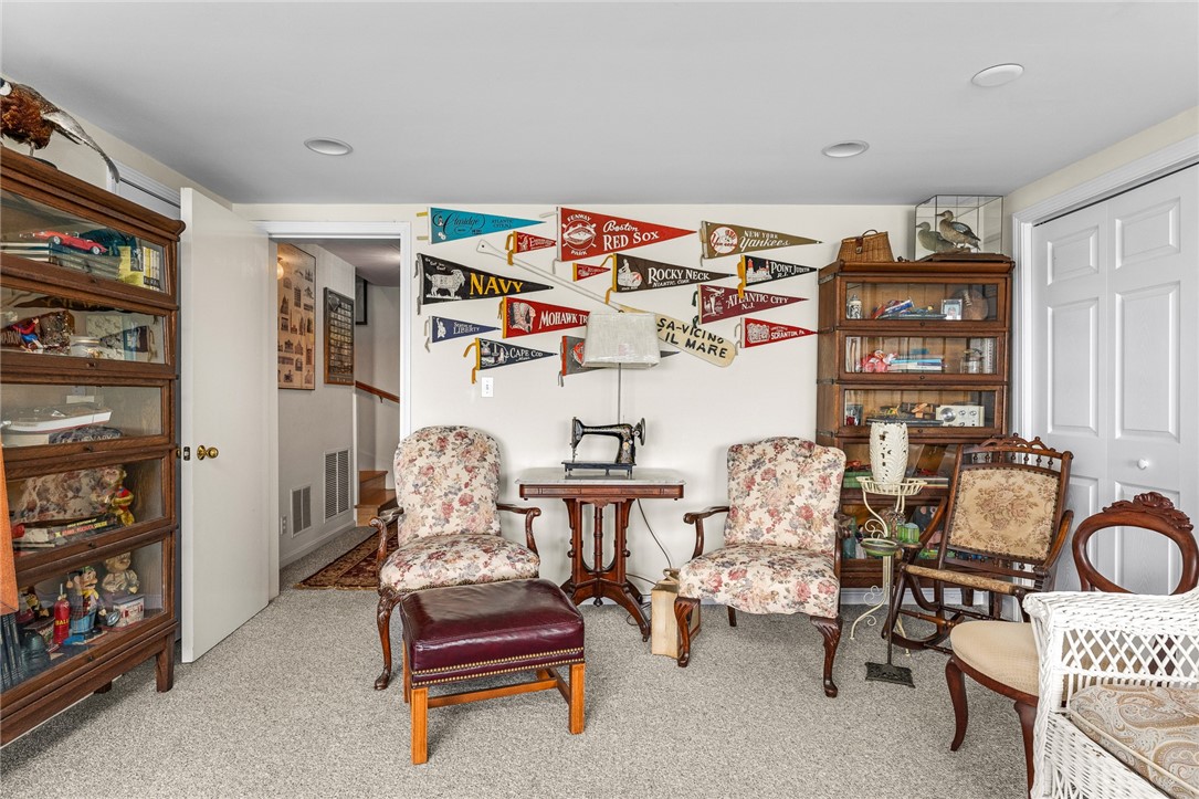 40 Oak Grove Street 10