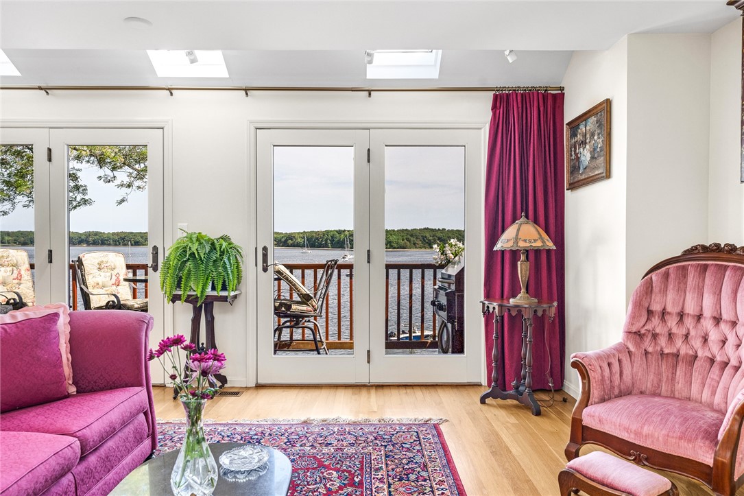 40 Oak Grove Street 10