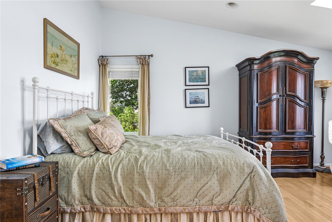 40 Oak Grove Street 10