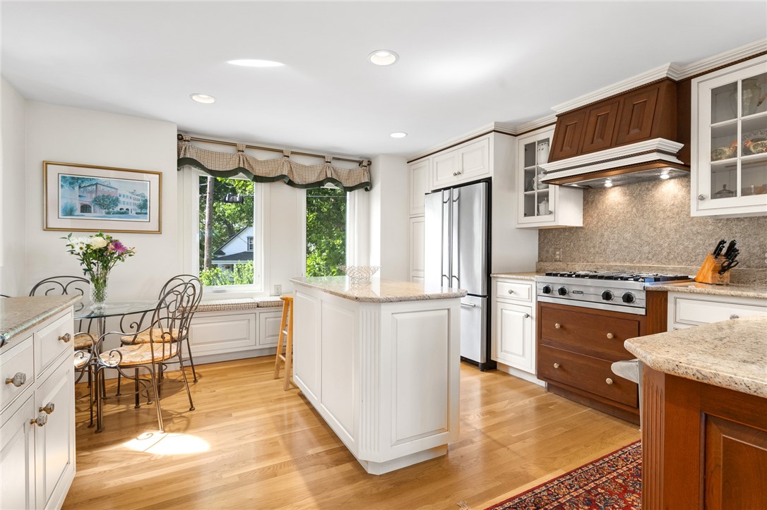 40 Oak Grove Street 10