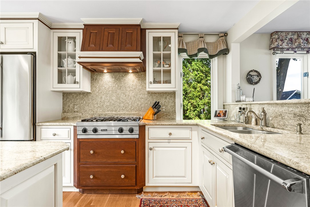 40 Oak Grove Street 10