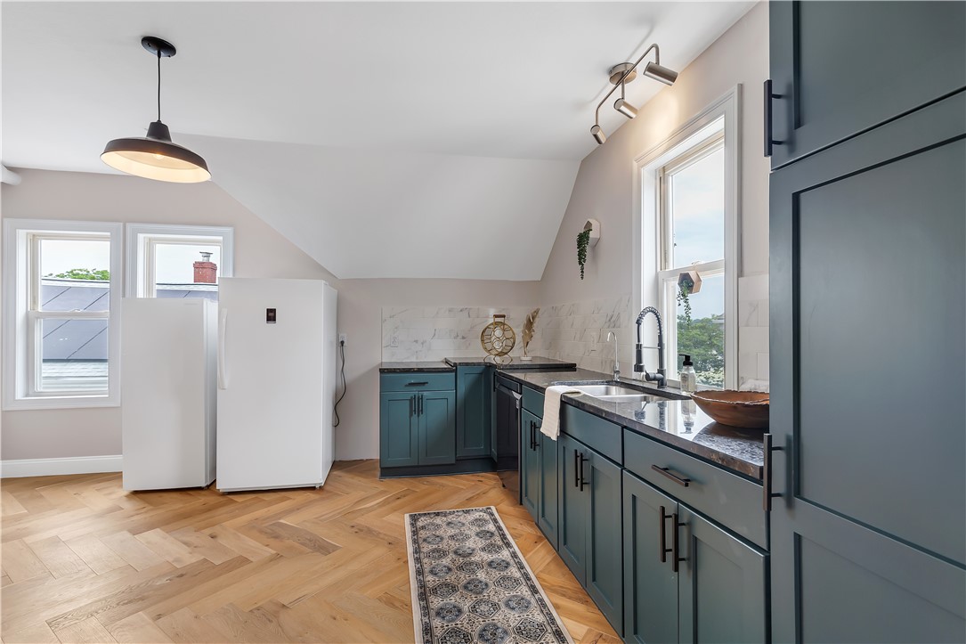 331 Williams Street 3