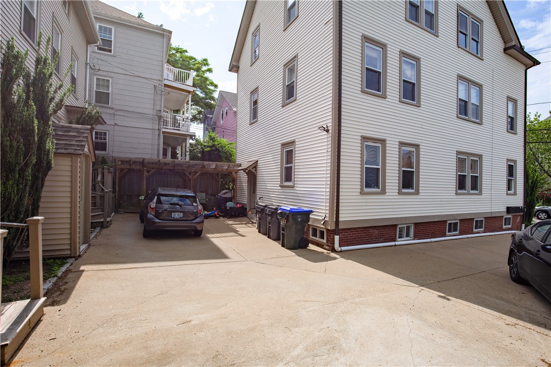 331 Williams Street 3