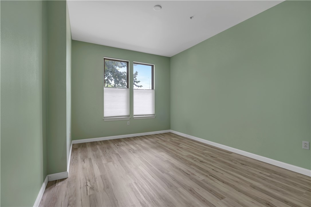 1000 Place 125 & S318