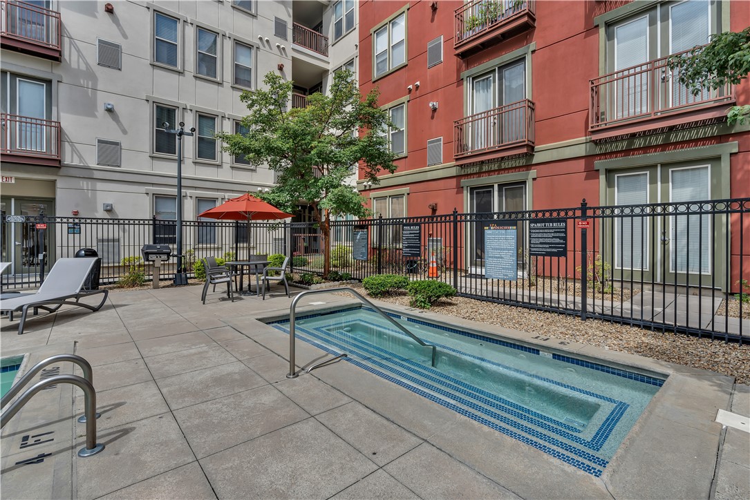 1000 Place 125 & S318