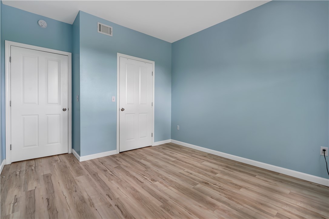 1000 Place 125 & S318