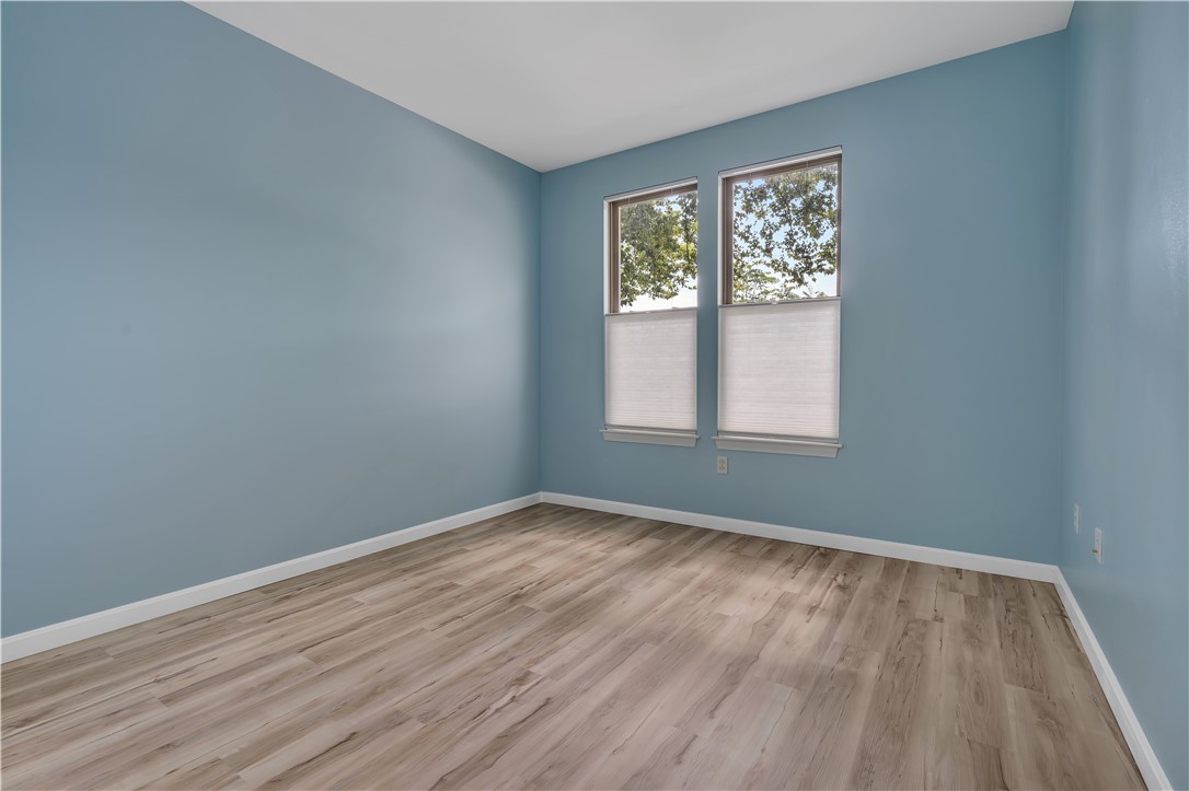 1000 Place 125 & S318