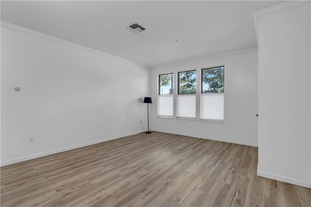 1000 Place 125 & S318