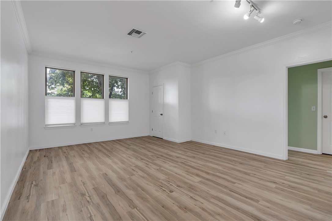 1000 Place 125 & S318