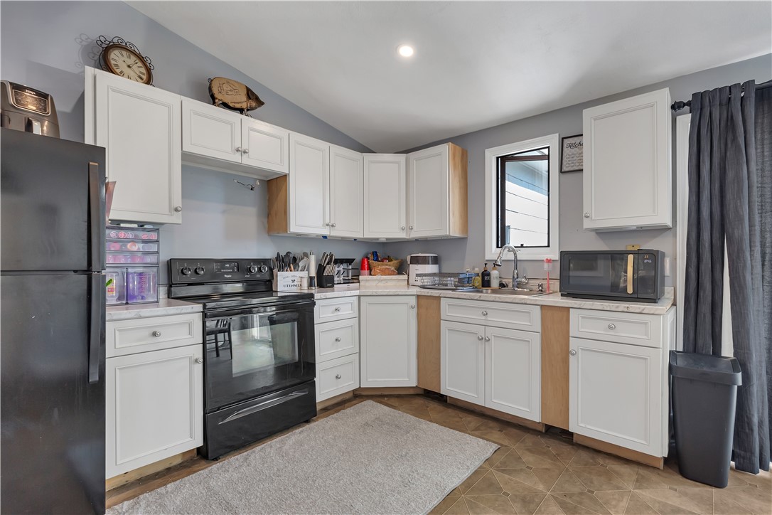 210 Pinegrove Avenue