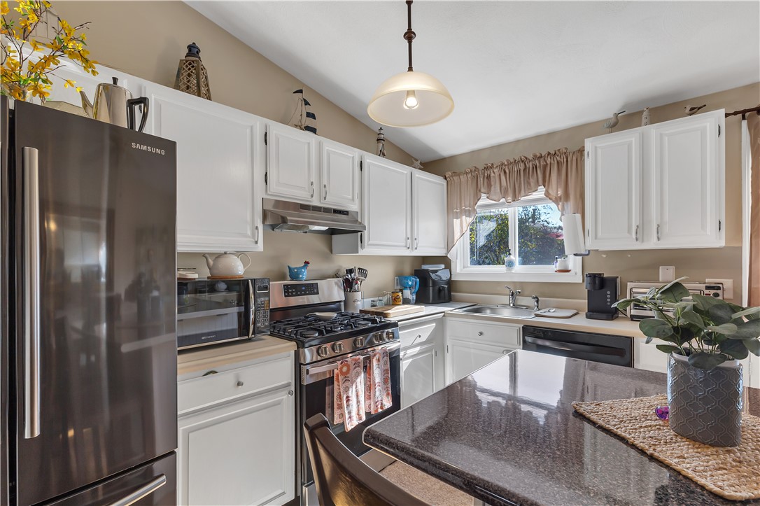 210 Pinegrove Avenue