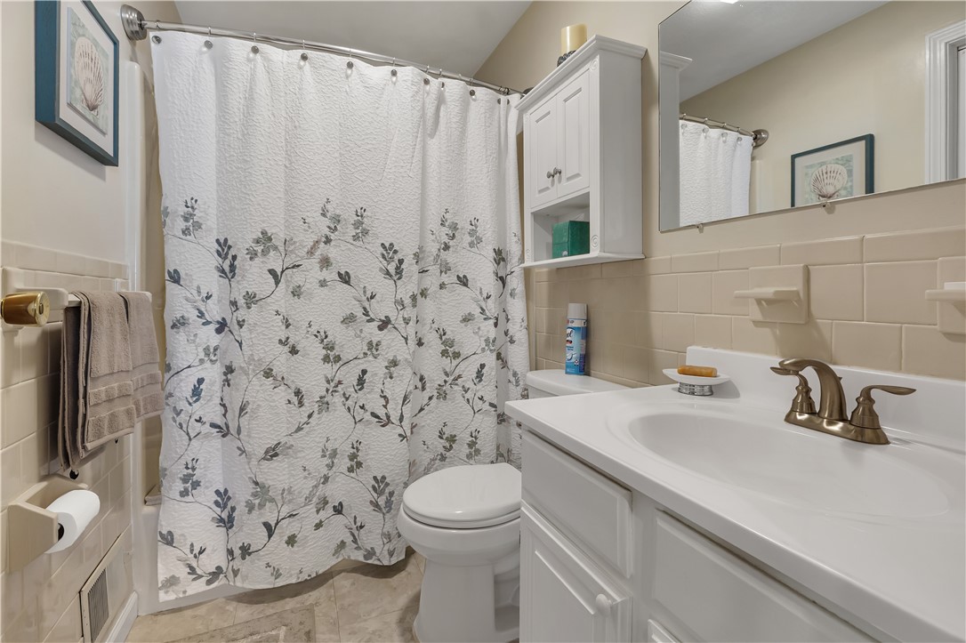 210 Pinegrove Avenue