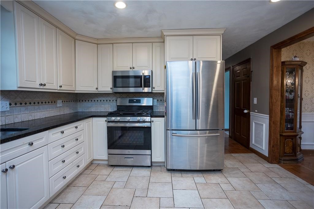 24 Carriage Way
