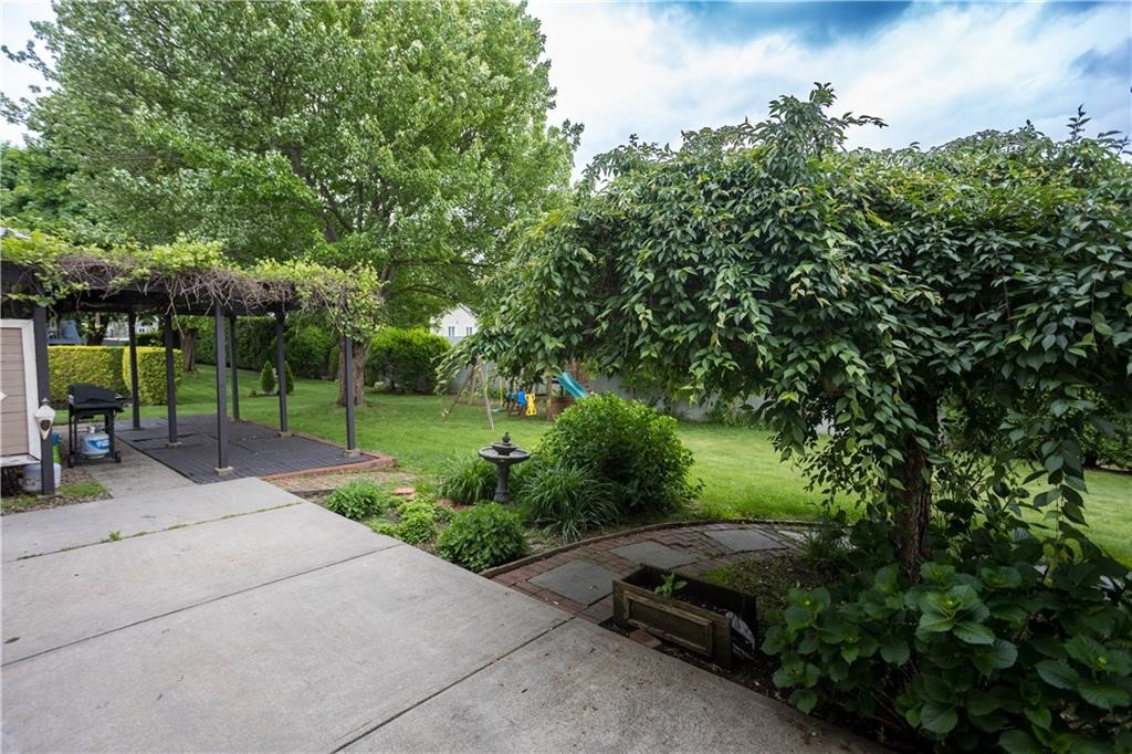 24 Carriage Way