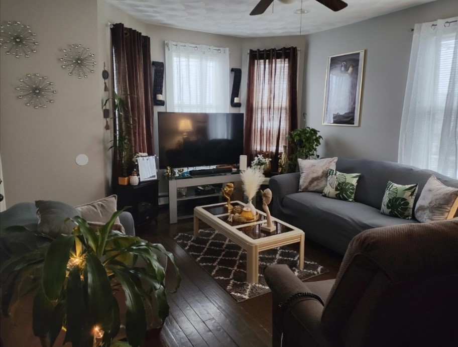 1043 Mineral Spring Avenue 3