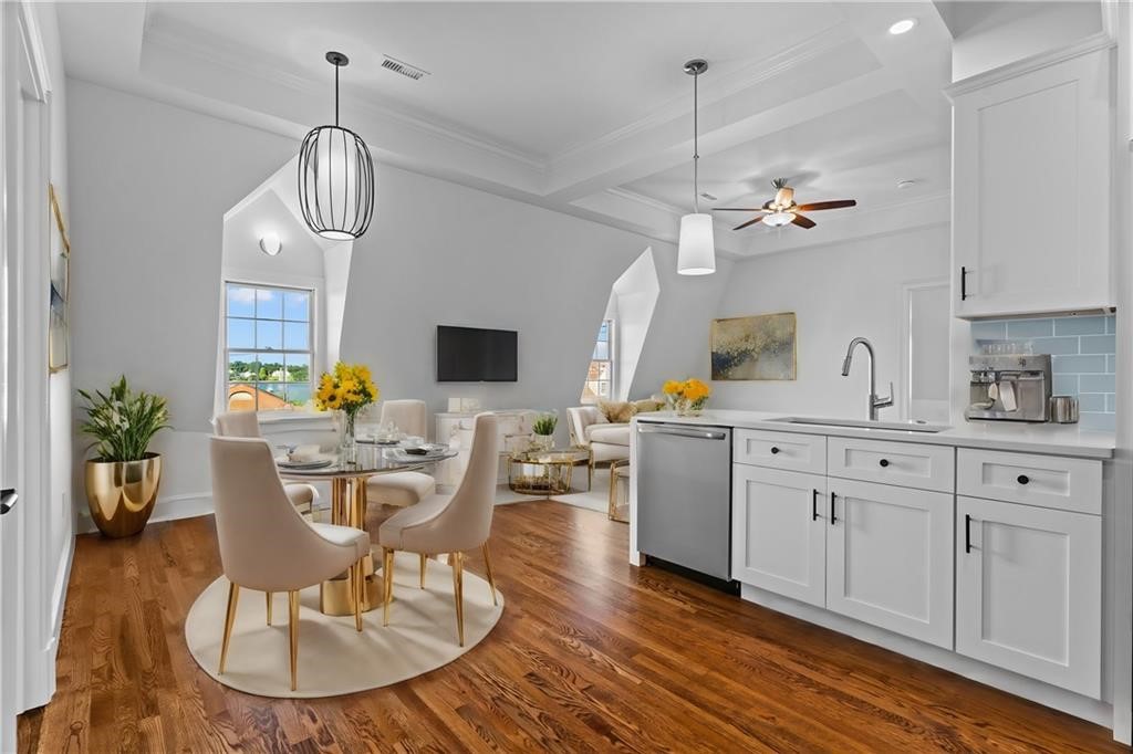 18 State Street 4 (2nd Floor West)