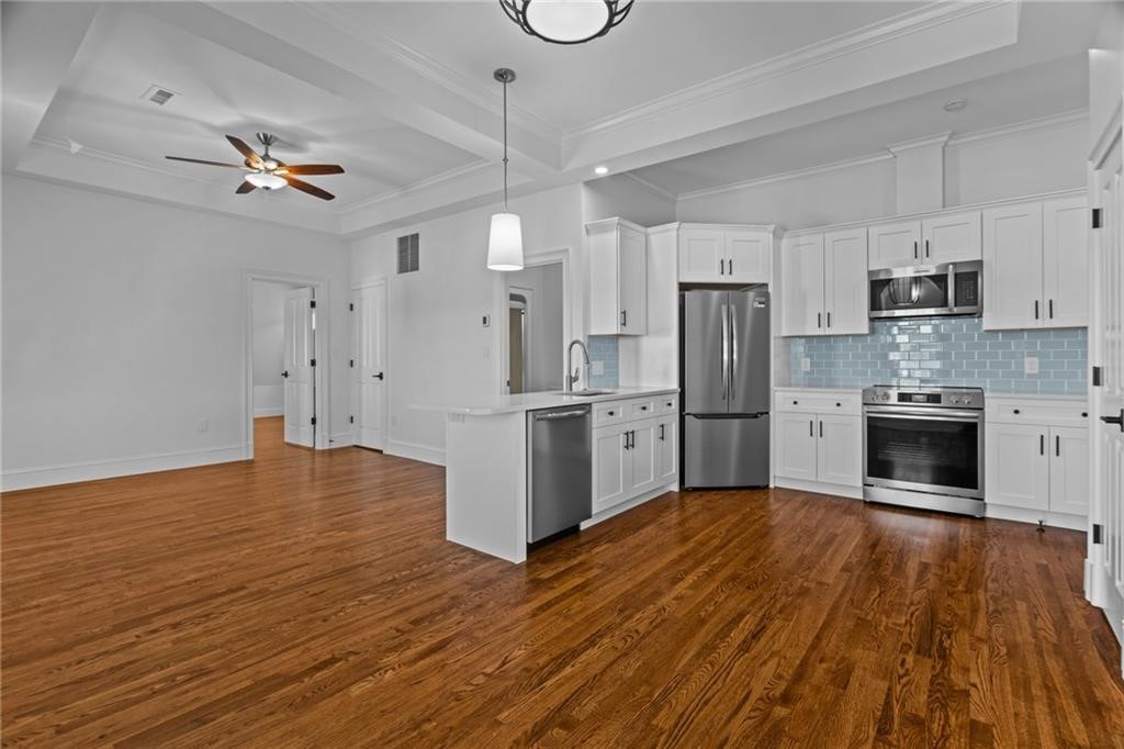 18 State Street 4 (2nd Floor West)