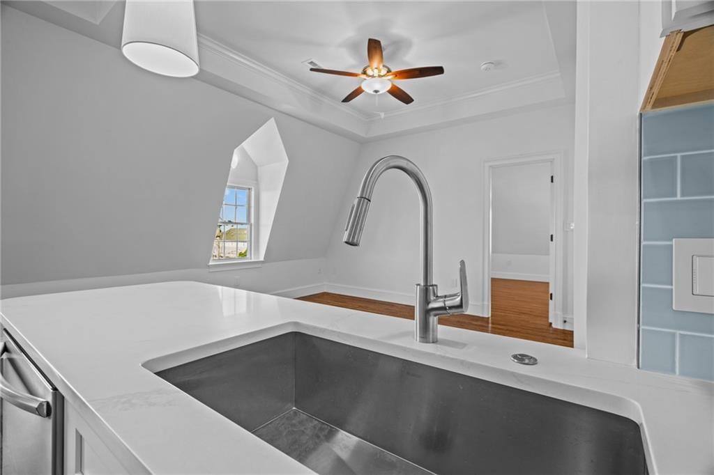 18 State Street 4 (2nd Floor West)