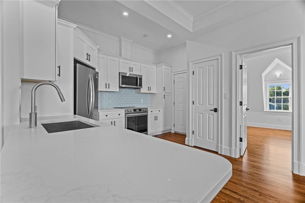 18 State Street 4 (2nd Floor West)