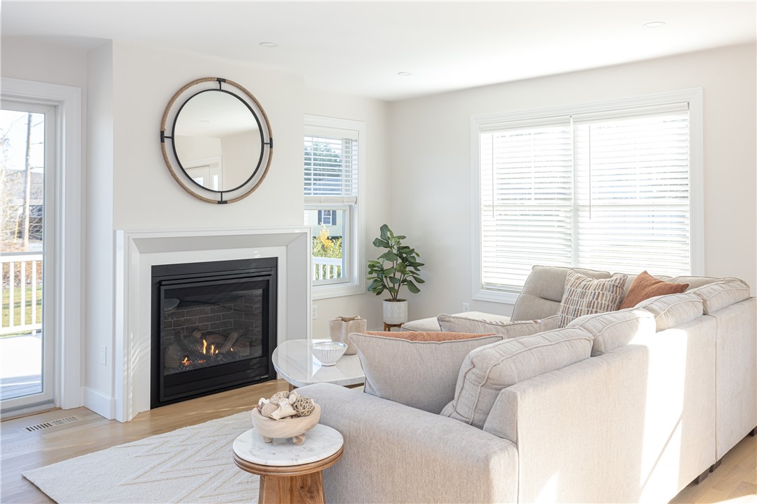 10 Mount Hope Avenue