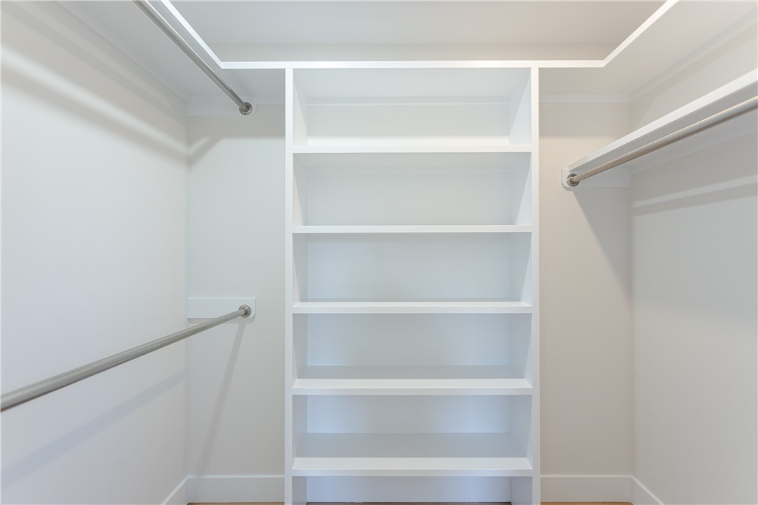 10 Mount Hope Avenue