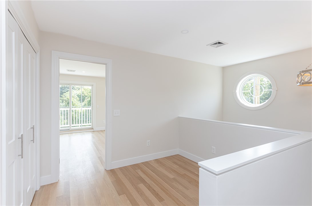 10 Mount Hope Avenue