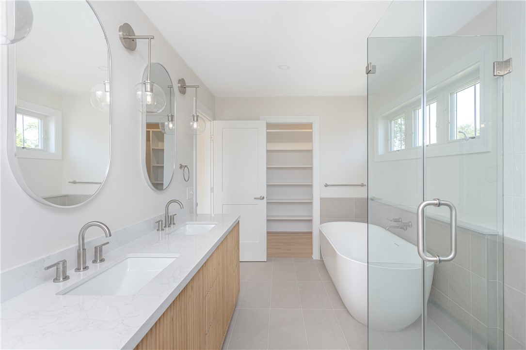 10 Mount Hope Avenue