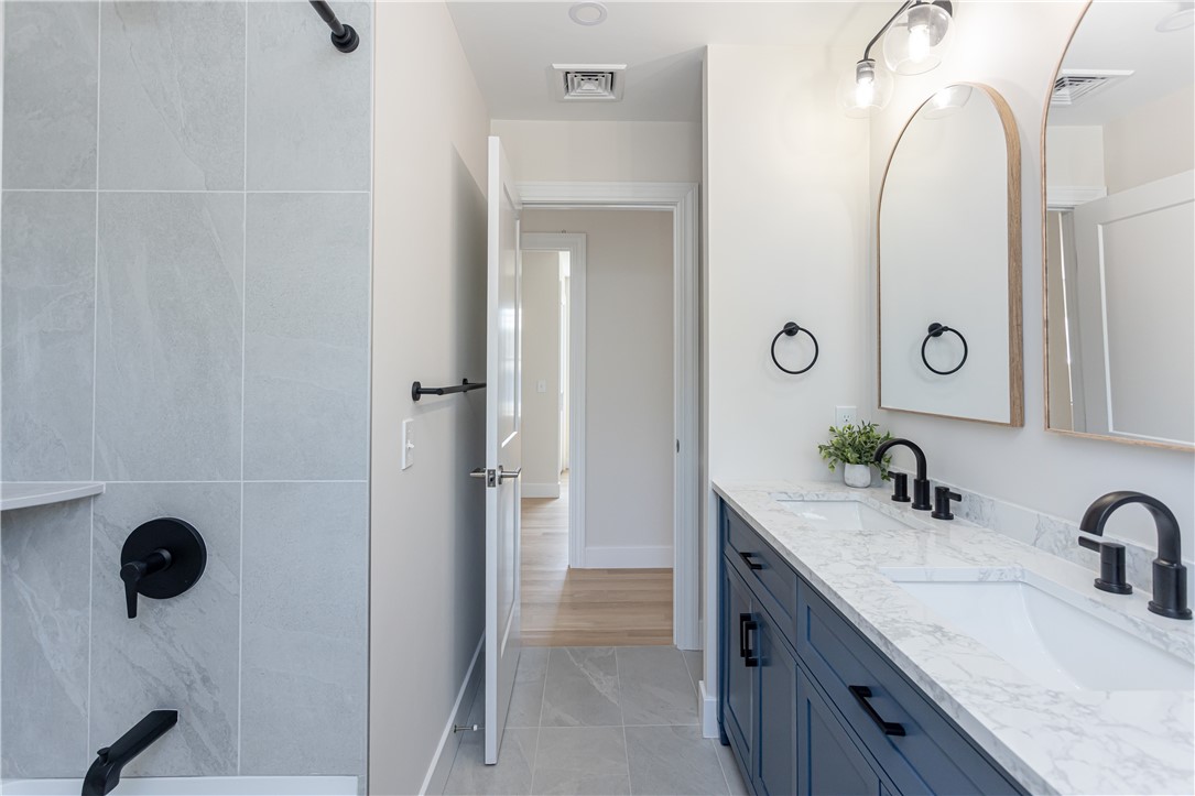 10 Mount Hope Avenue