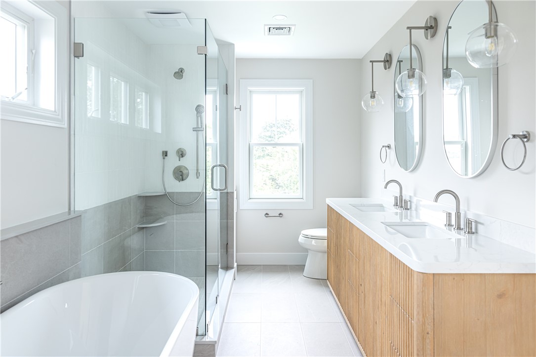 10 Mount Hope Avenue