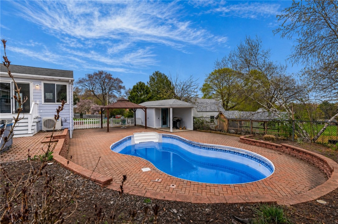 37 Carlson Circle
