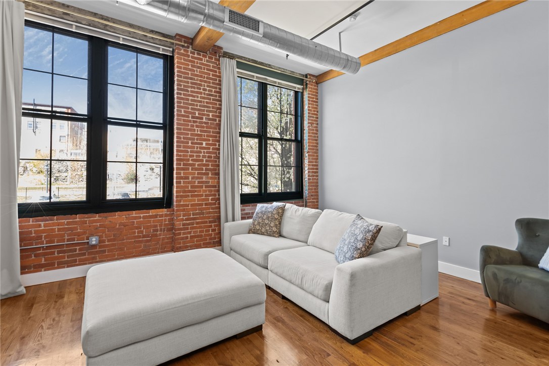 99 Allen Street 105