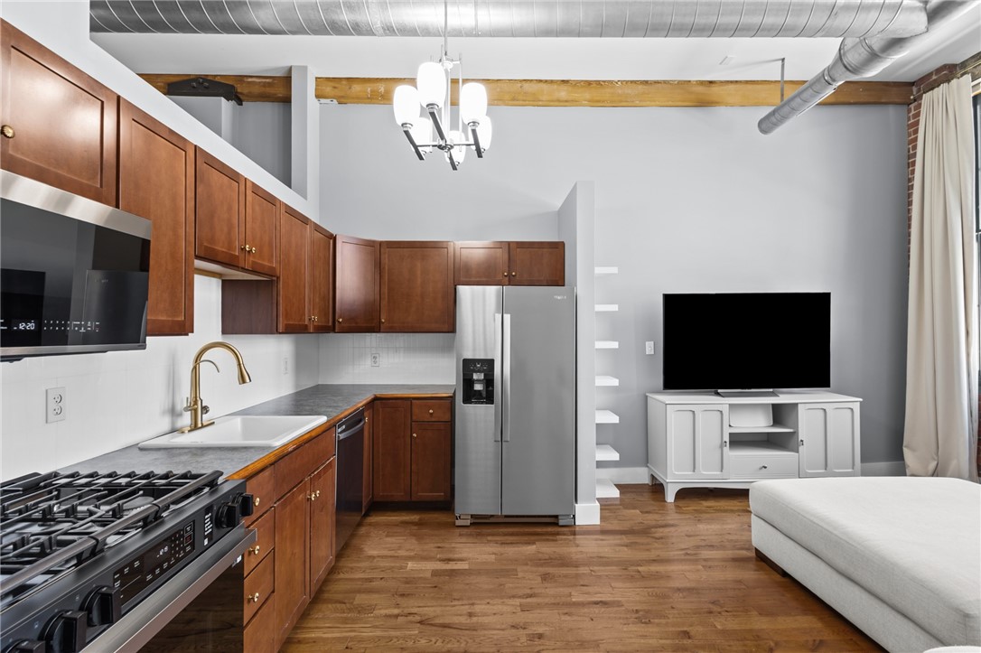 99 Allen Street 105