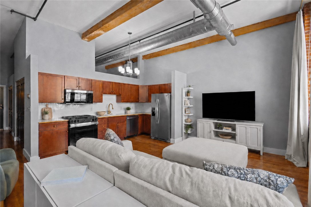 99 Allen Street 105