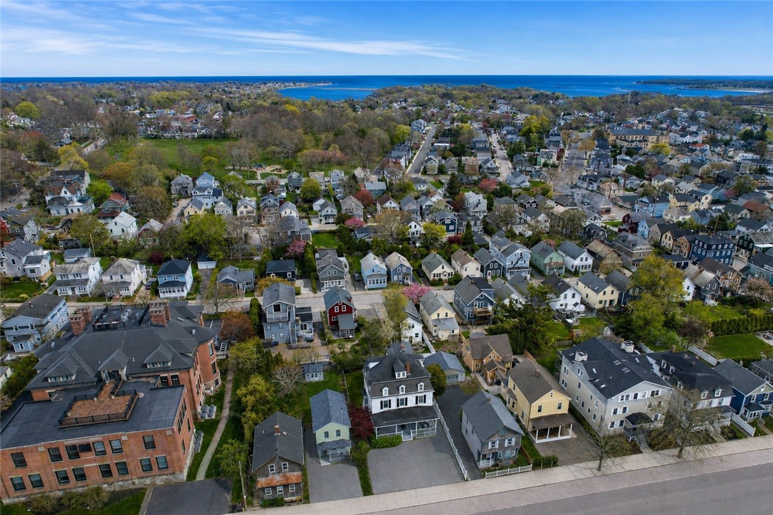 15 Narragansett Avenue 1
