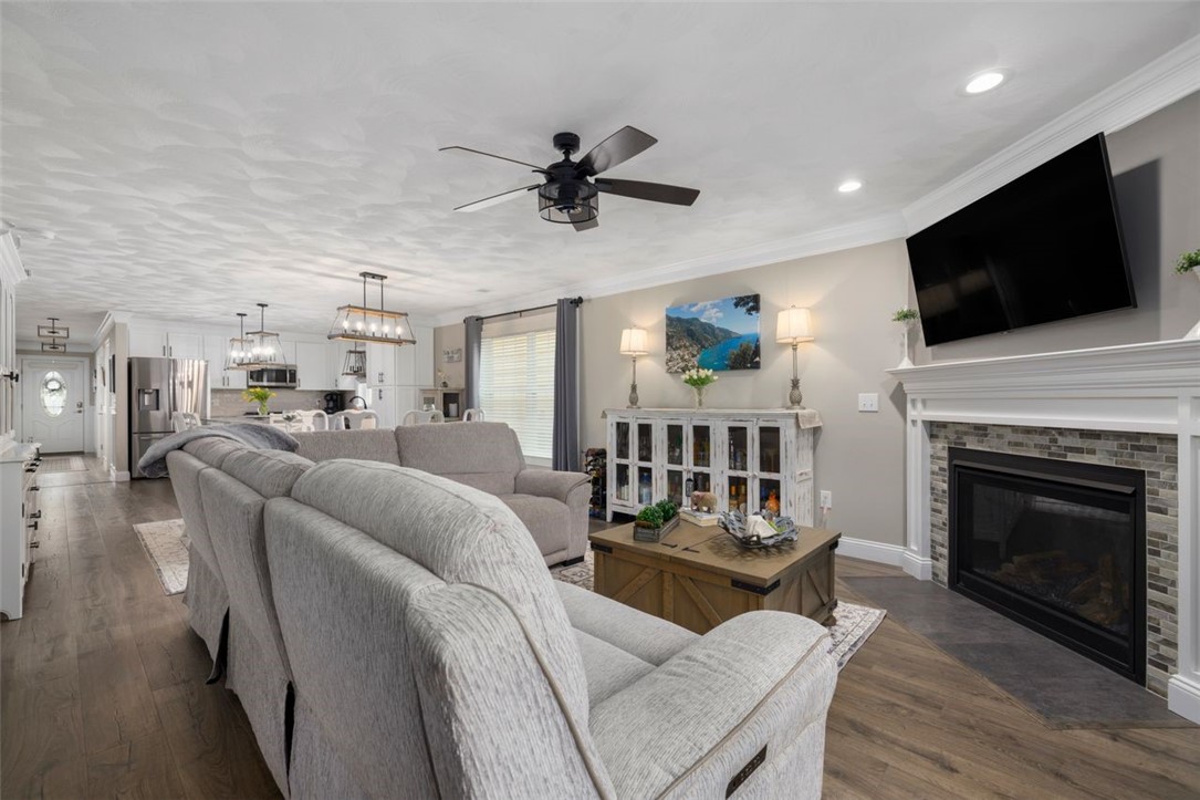 22 River's Edge Drive