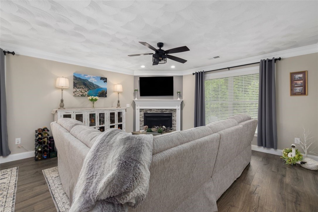 22 River's Edge Drive