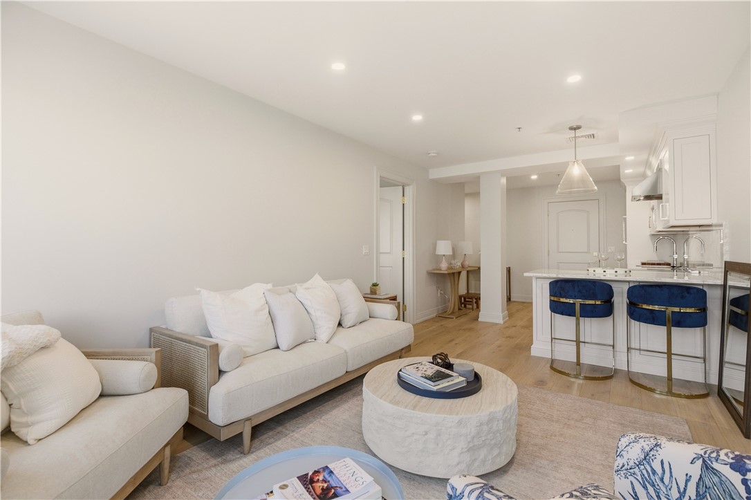 10 Brown & Howard Wharf 103